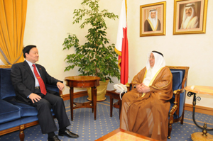 协会副会长、中国前驻巴林大使杨伟国拜会巴林副首相穆罕默德