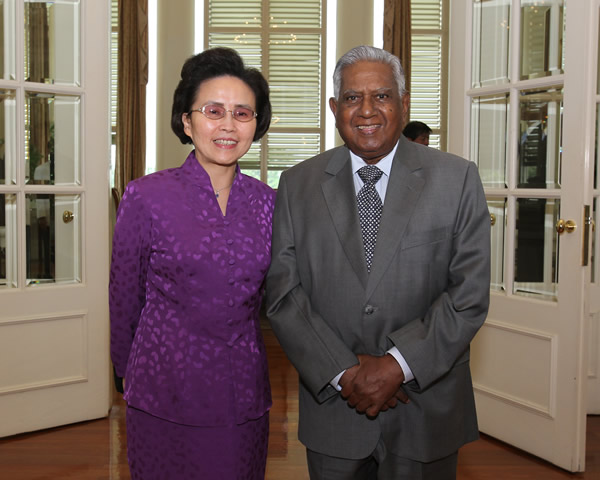 新加坡共和国总统纳丹会见协会副会长、中国前驻新西兰、爱尔兰大使张小康女士